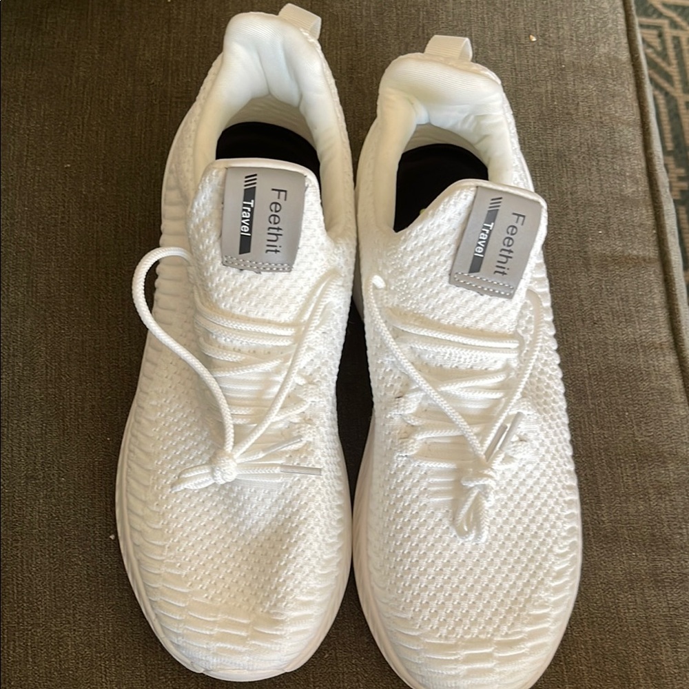 Feethit men’s Travel Sneakers size 42, white, new